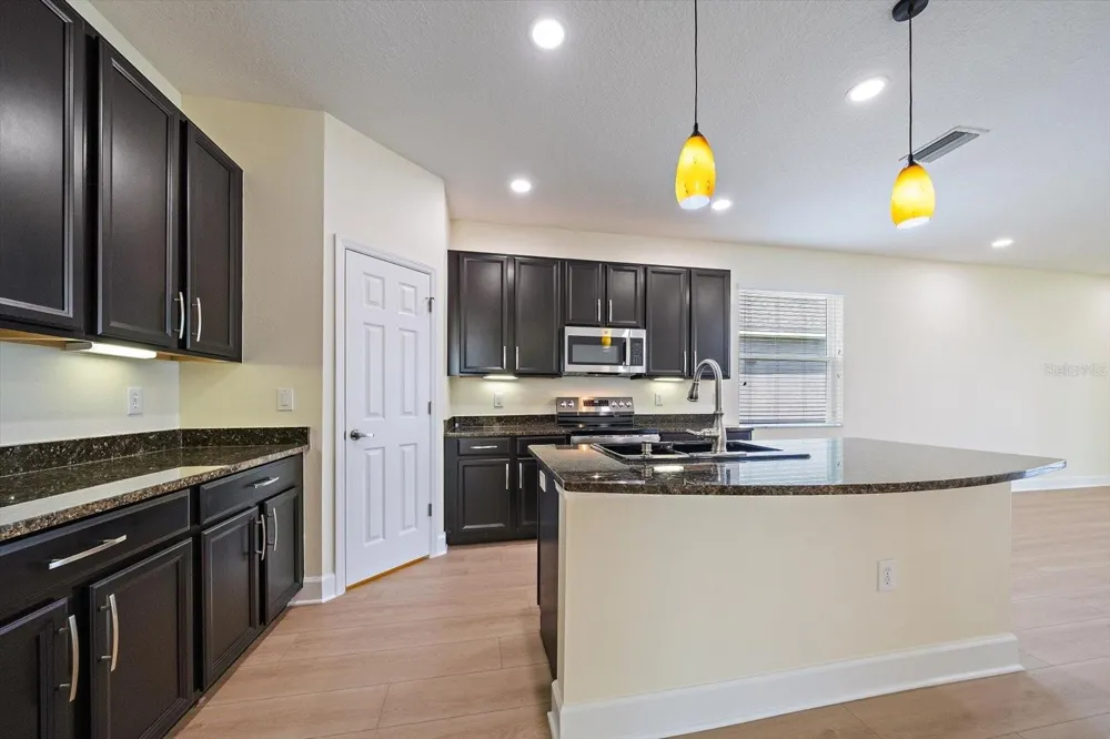 8418 NANDINA DRIVE Sarasota, FL 34240