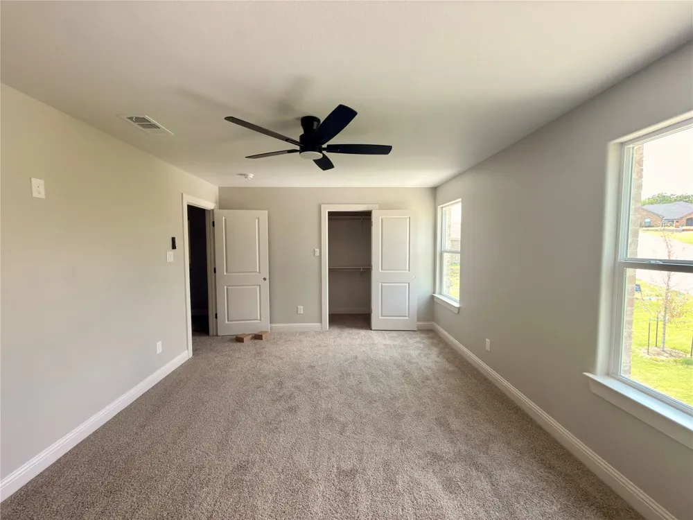 402 Bellaire Circle Mineral Wells, TX 76067