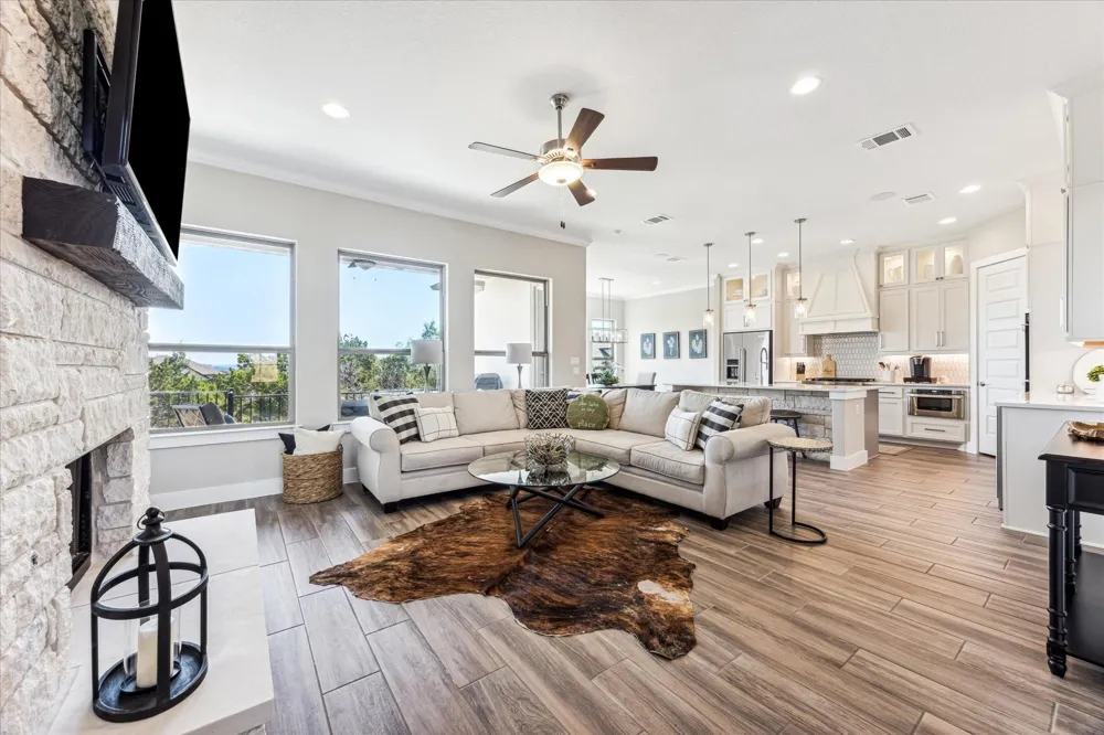 6821 Little Serenity Cove Jonestown, TX 78645