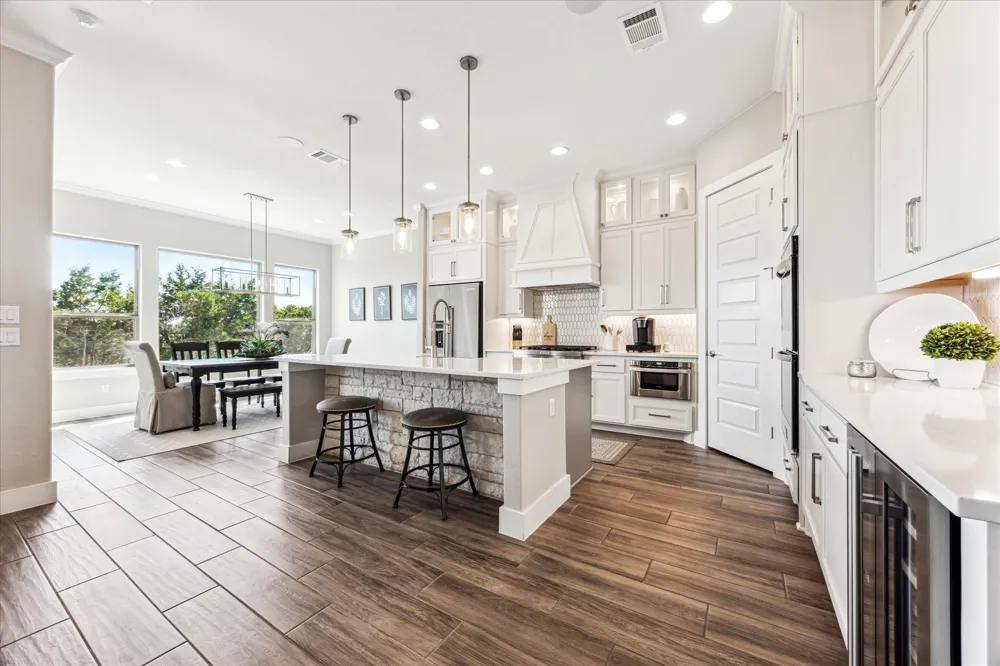 6821 Little Serenity Cove Jonestown, TX 78645