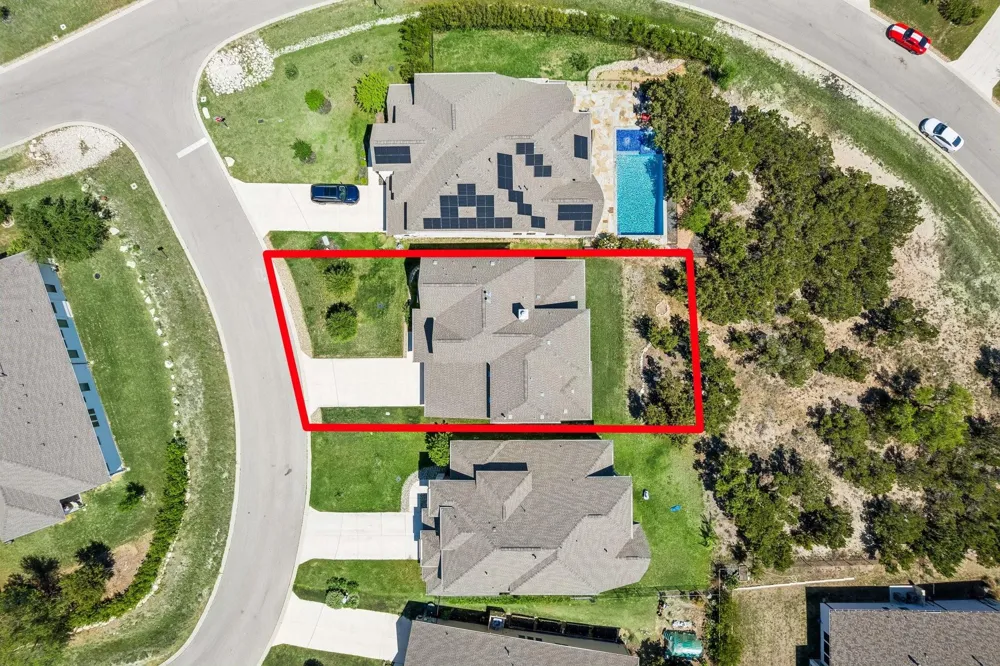 6821 Little Serenity Cove Jonestown, TX 78645