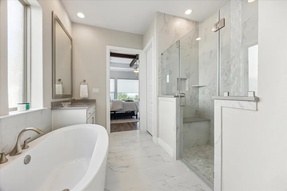 6821 Little Serenity Cove Jonestown, TX 78645