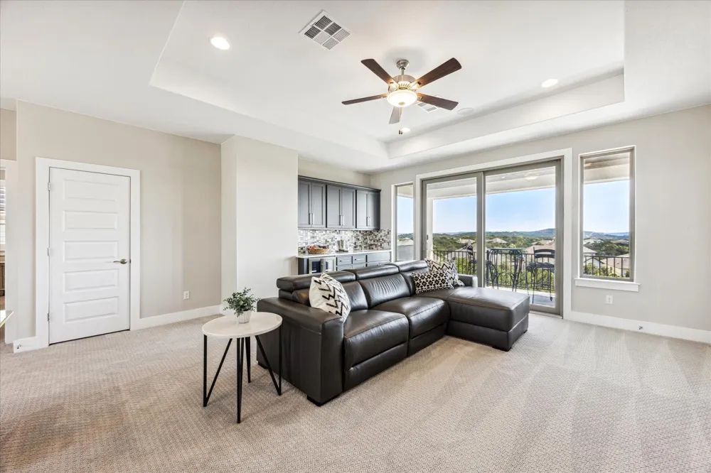 6821 Little Serenity Cove Jonestown, TX 78645