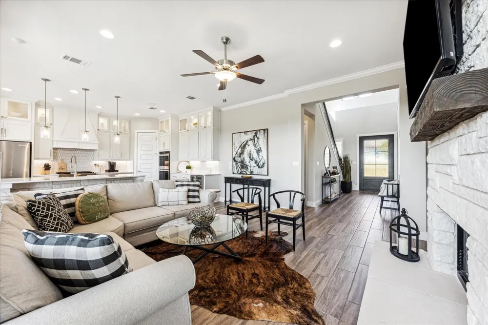 6821 Little Serenity Cove Jonestown, TX 78645