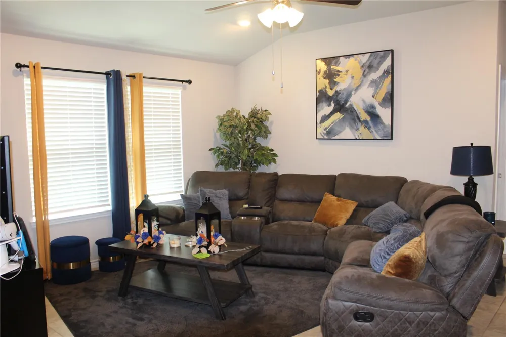 1970 Taggart Trail Bryan, TX 77807