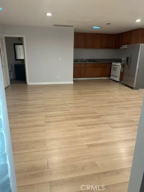 10834 Encino Granada Hills, CA 91344