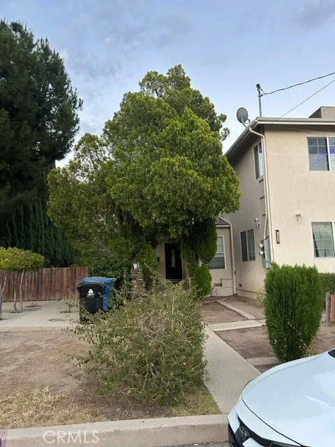 10834 Encino Granada Hills, CA 91344