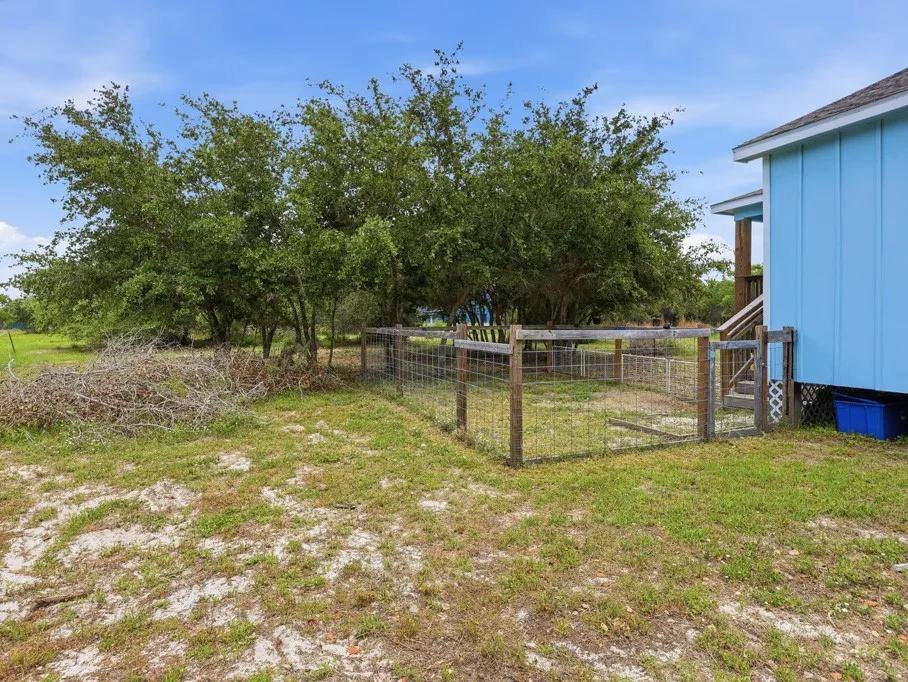 2111 Lone Star Rockport, TX 78382