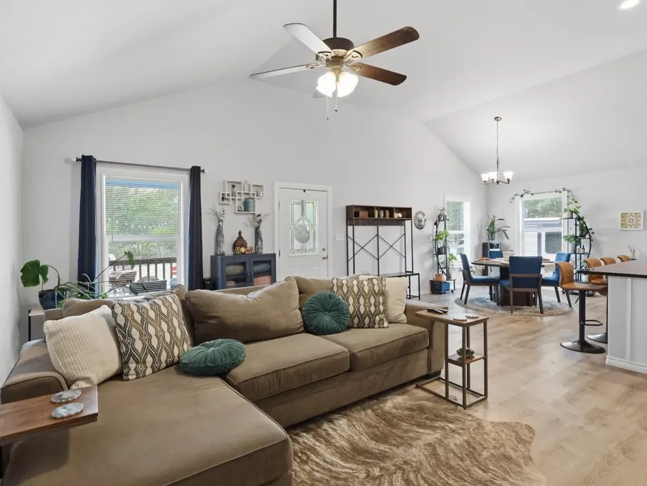 2111 Lone Star Rockport, TX 78382