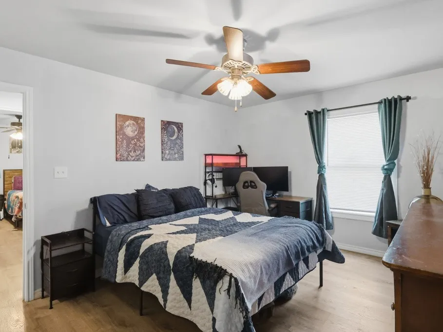 2111 Lone Star Rockport, TX 78382