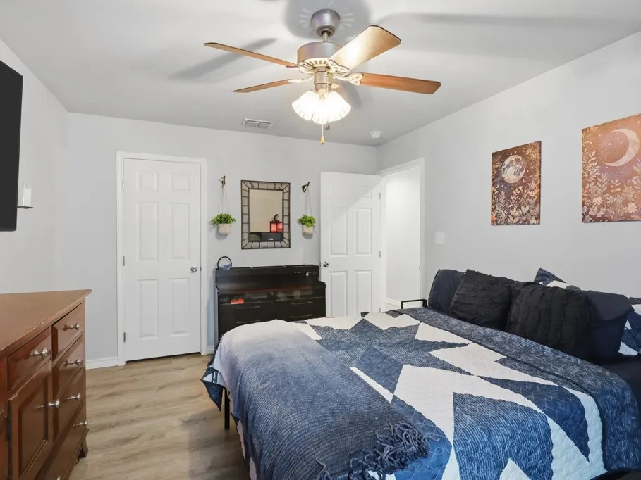 2111 Lone Star Rockport, TX 78382
