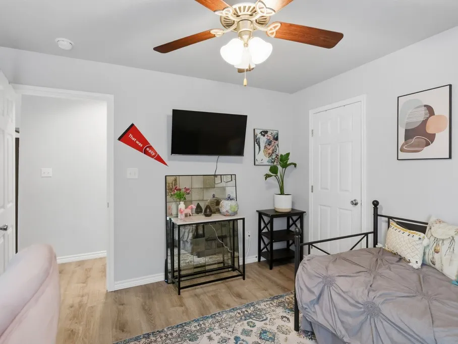 2111 Lone Star Rockport, TX 78382