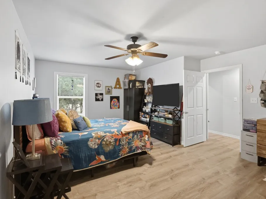 2111 Lone Star Rockport, TX 78382