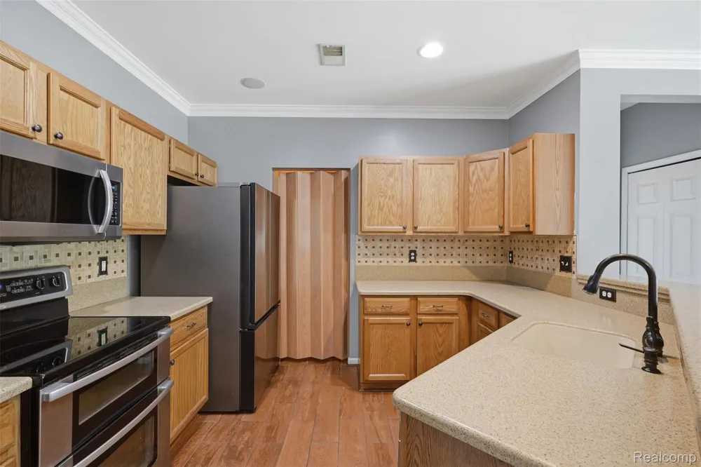 23978 Northstone Village Drive Taylor City, MI 48180
