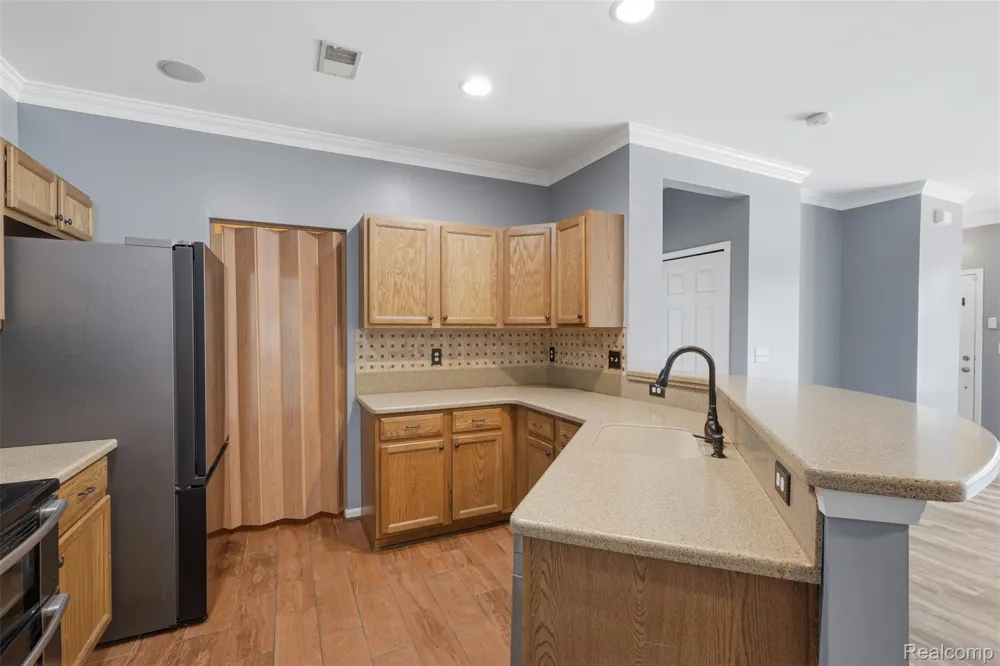 23978 Northstone Village Drive Taylor City, MI 48180