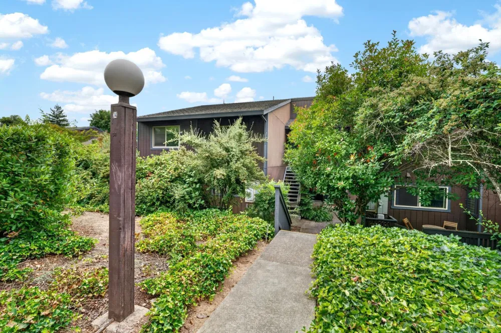 260 Los Alamos Road Santa Rosa, CA 95409