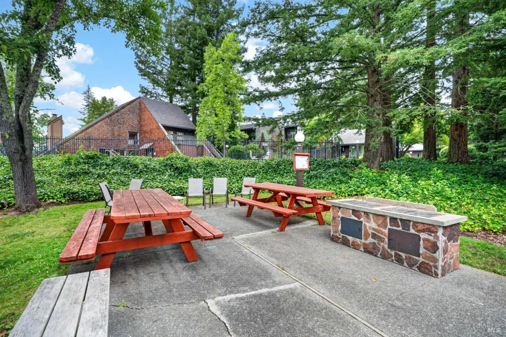 260 Los Alamos Road Santa Rosa, CA 95409