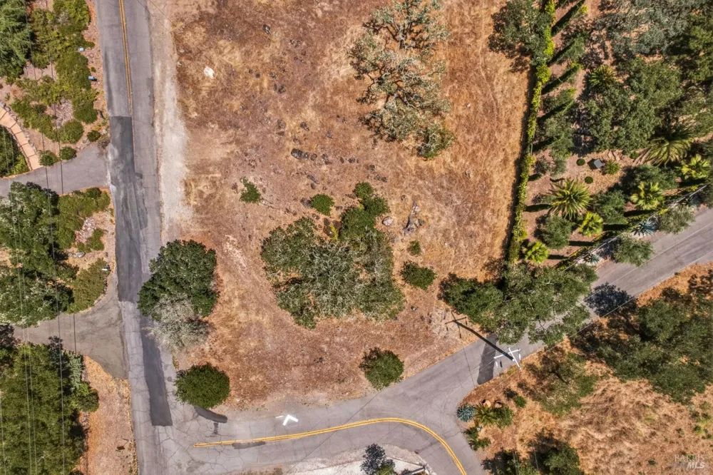 1605 Point Drive Sonoma, CA 95476