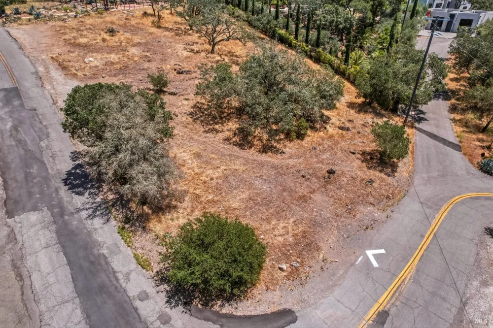 1605 Point Drive Sonoma, CA 95476