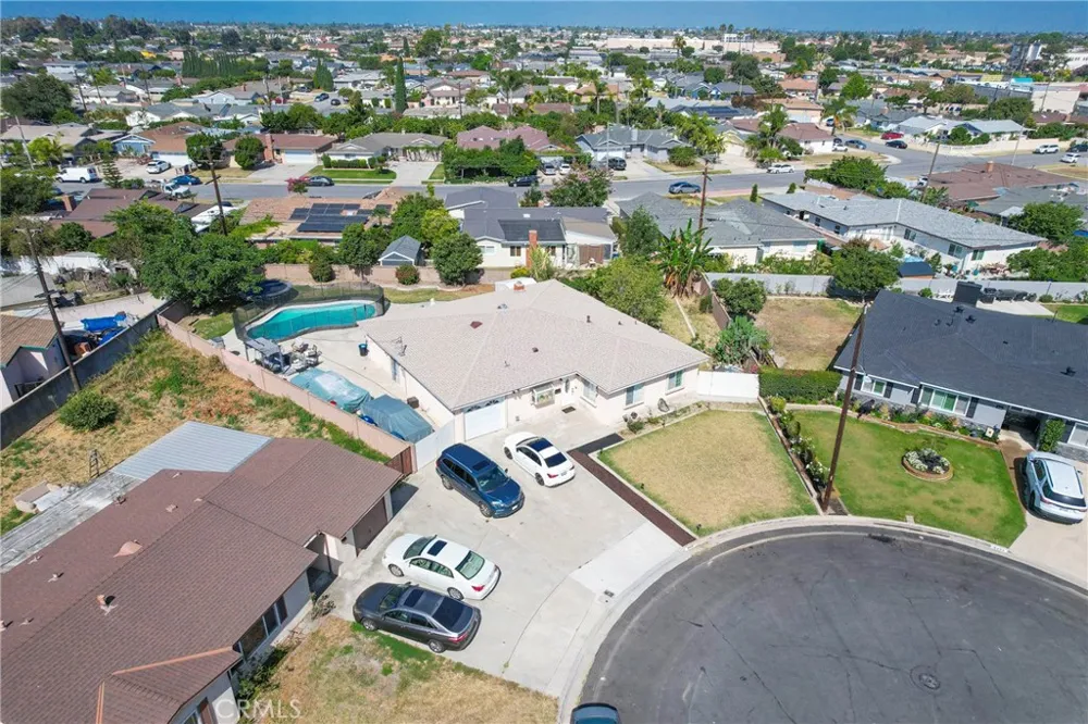 9426 MIRAGE AVE Westminster, CA 92683