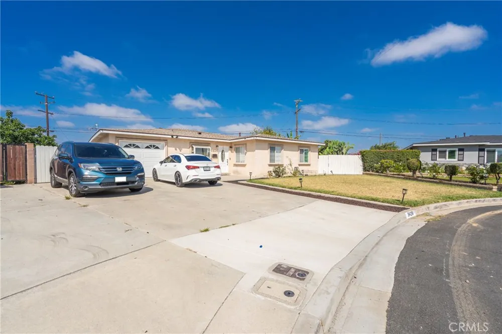 9426 MIRAGE AVE Westminster, CA 92683