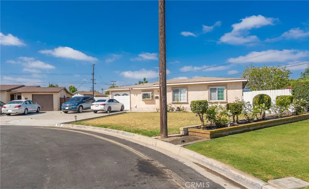 9426 MIRAGE AVE Westminster, CA 92683
