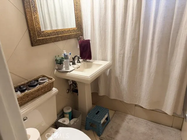 9426 MIRAGE AVE Westminster, CA 92683