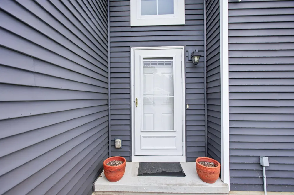 557 Swan River Drive Benton Harbor, MI 49022