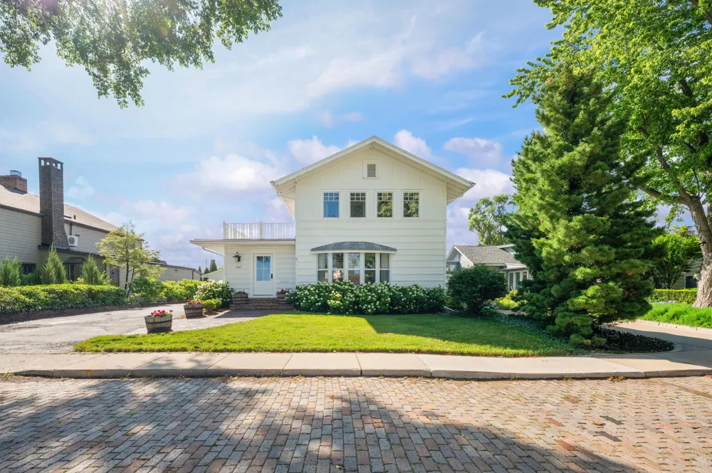 347 Ridgeway Street St. Joseph, MI 49085