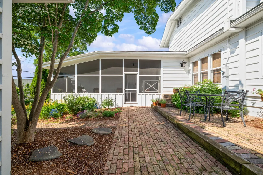 347 Ridgeway Street St. Joseph, MI 49085