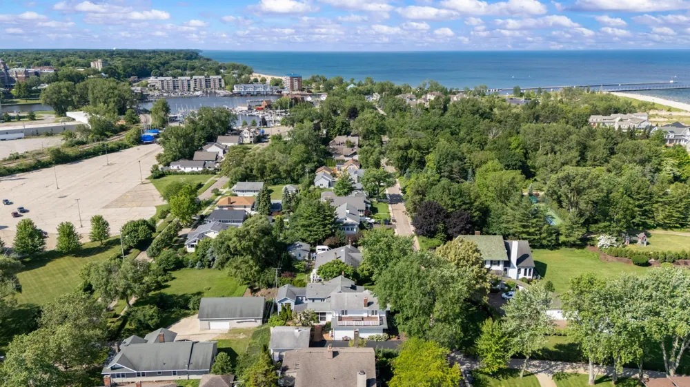 347 Ridgeway Street St. Joseph, MI 49085