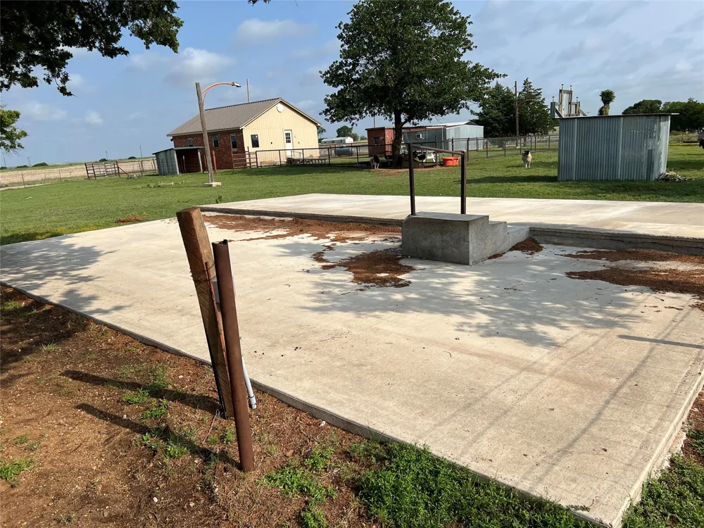 12165 Fm 103 Nocona, TX 76255