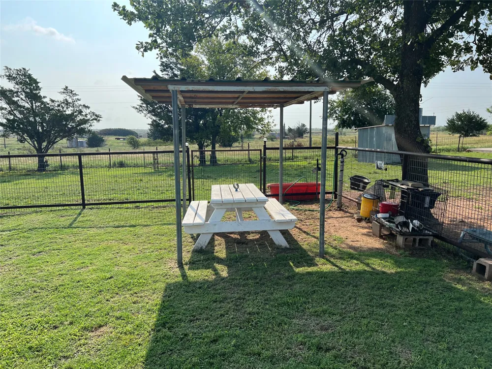 12165 Fm 103 Nocona, TX 76255