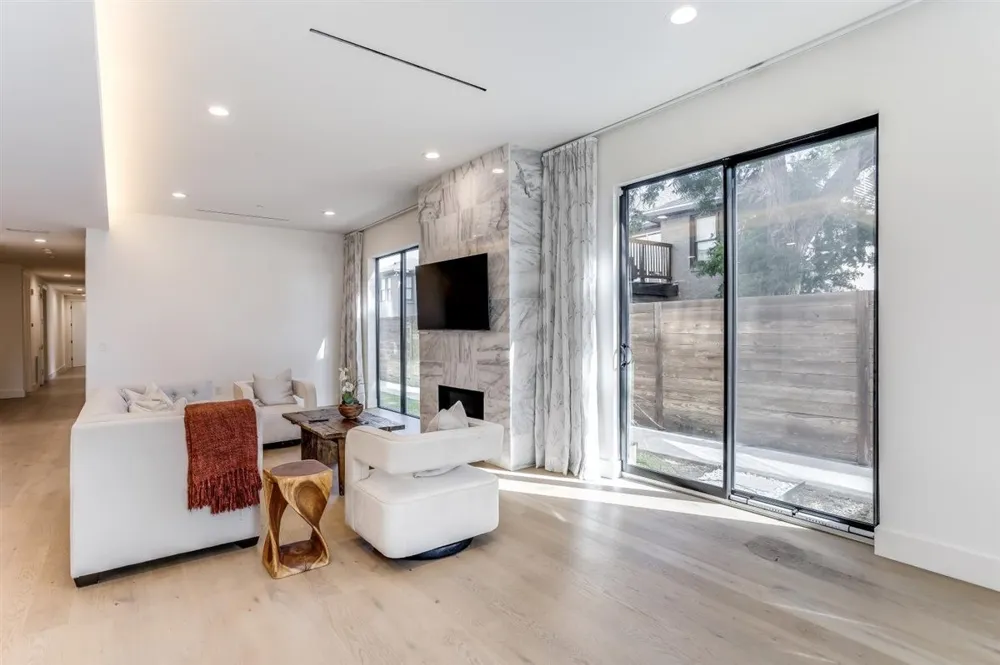 3923 Cole Avenue #101 Dallas, TX 75204