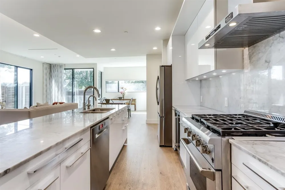 3923 Cole Avenue #101 Dallas, TX 75204