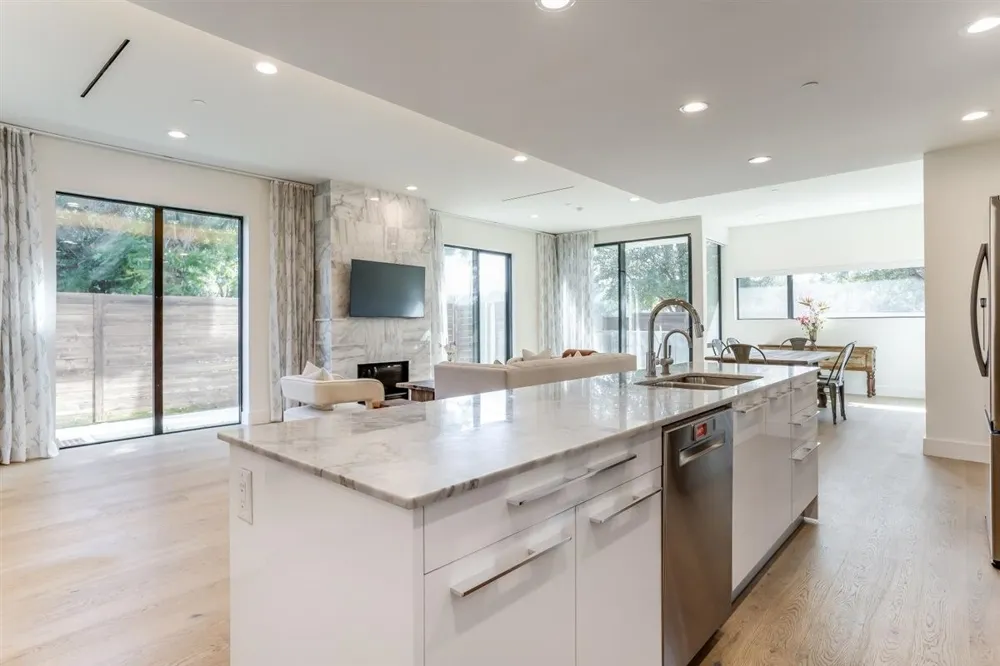 3923 Cole Avenue #101 Dallas, TX 75204