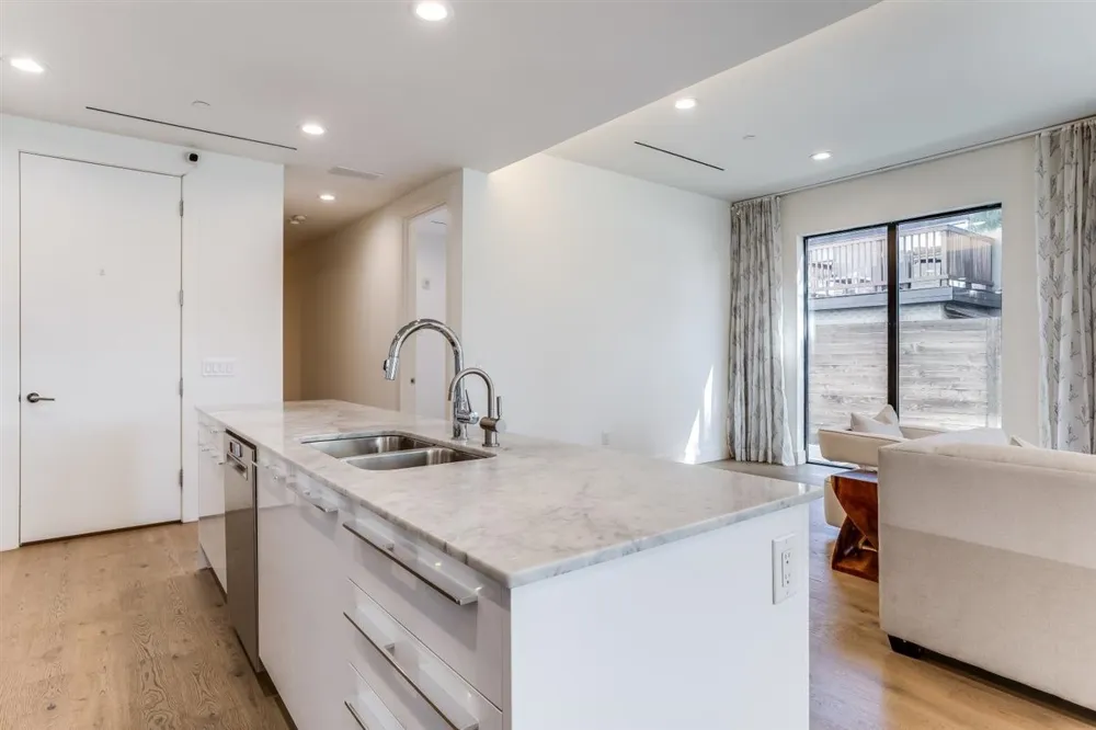 3923 Cole Avenue #101 Dallas, TX 75204