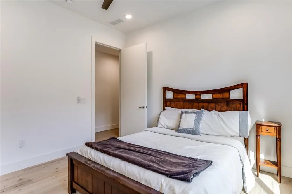 3923 Cole Avenue #101 Dallas, TX 75204