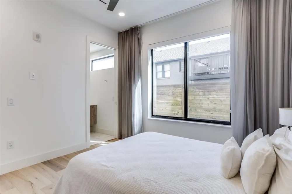 3923 Cole Avenue #101 Dallas, TX 75204