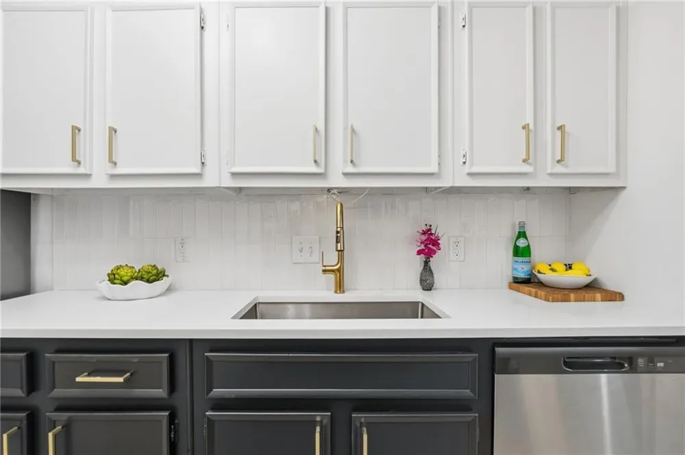 4013 Lake Pointe Circle Roswell, GA 30075