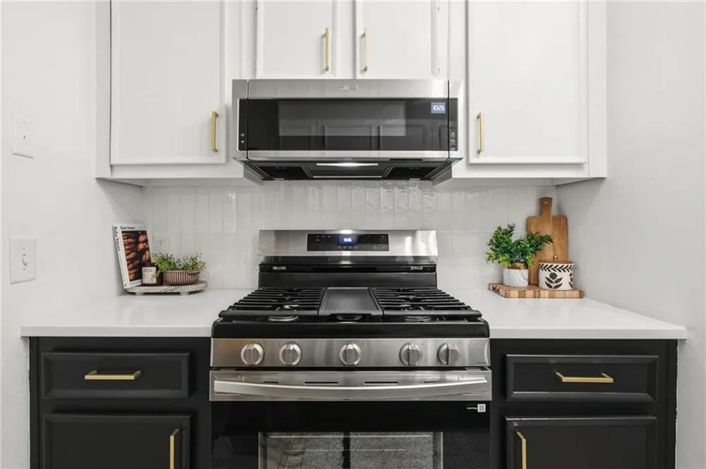4013 Lake Pointe Circle Roswell, GA 30075