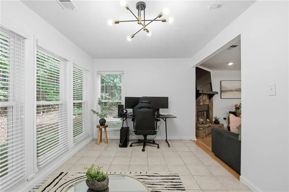 4013 Lake Pointe Circle Roswell, GA 30075