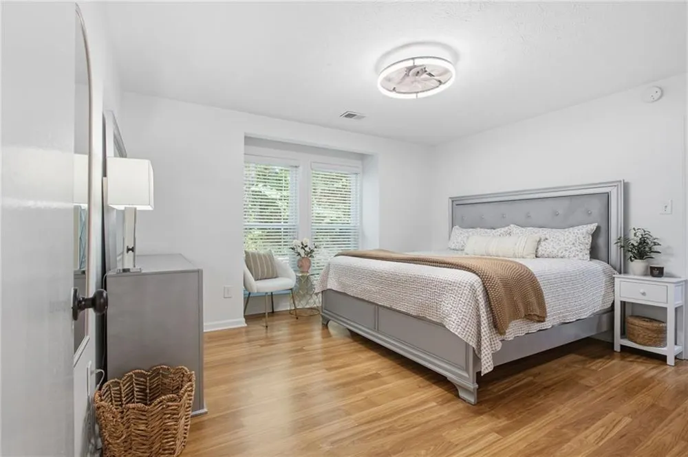 4013 Lake Pointe Circle Roswell, GA 30075