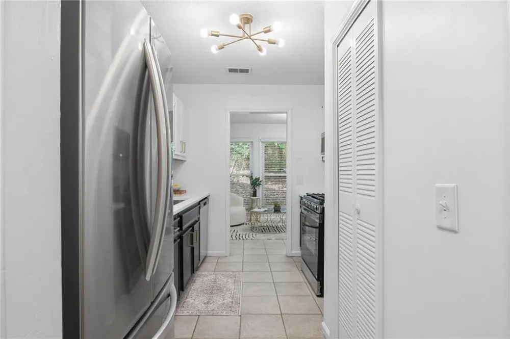 4013 Lake Pointe Circle Roswell, GA 30075