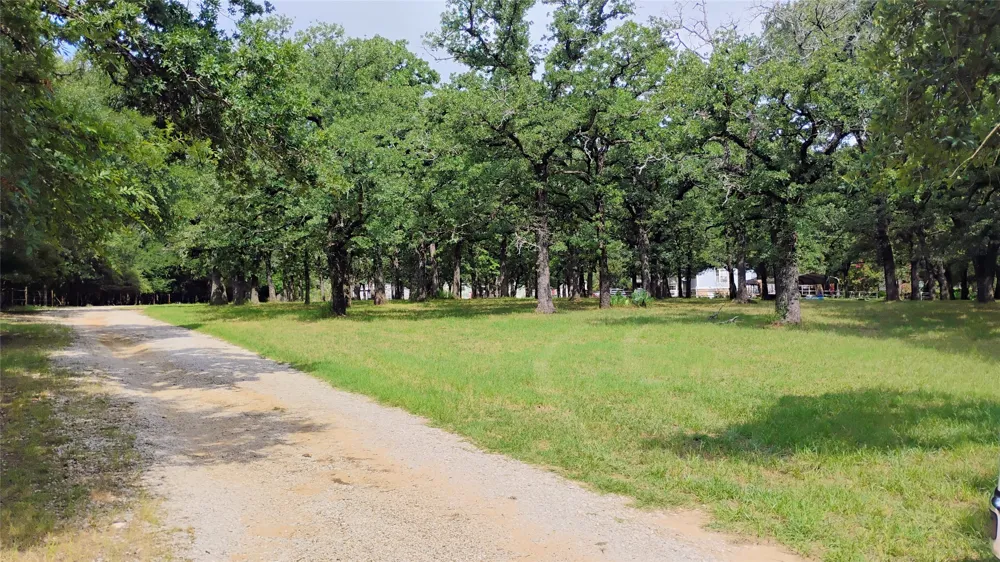 921 Sportsman Park Road Azle, TX 76020