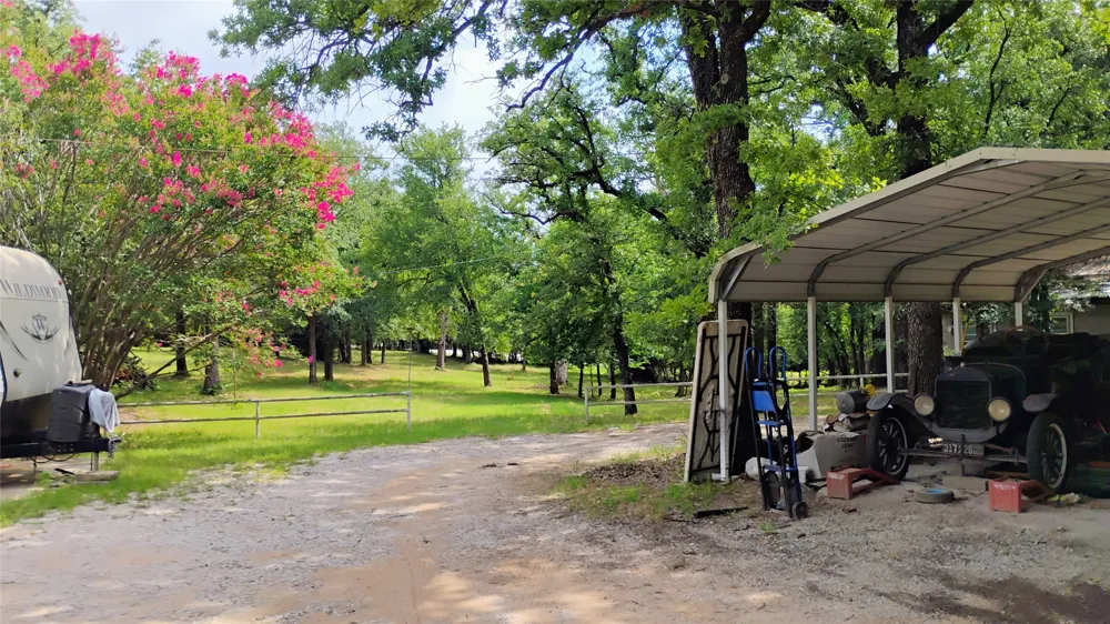 921 Sportsman Park Road Azle, TX 76020