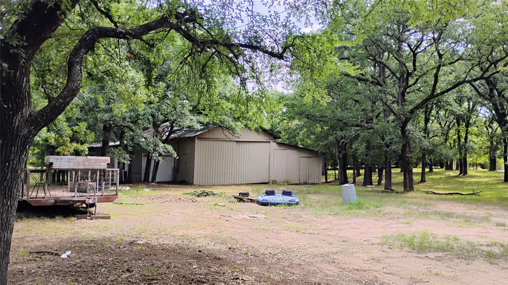921 Sportsman Park Road Azle, TX 76020