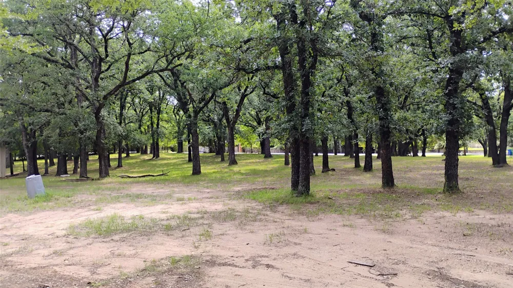 921 Sportsman Park Road Azle, TX 76020