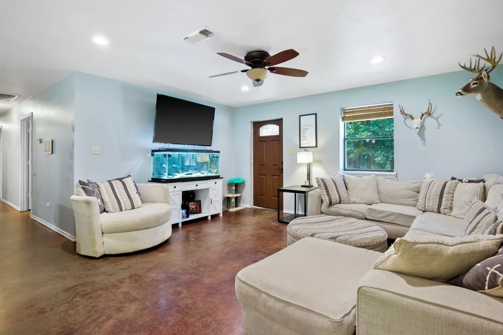 726 King Cecil Court Scroggins, TX 75480