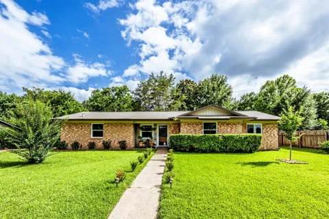 2202 Easley Circle